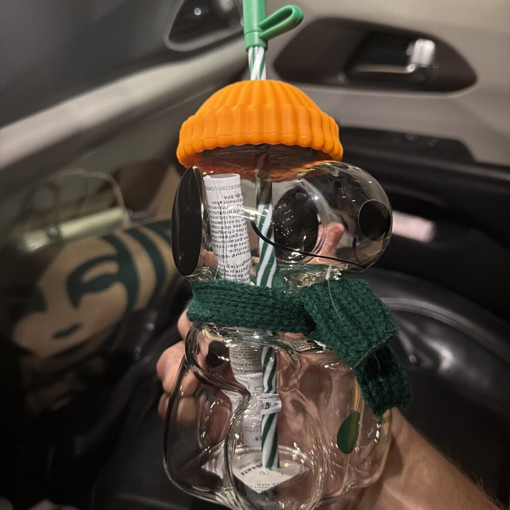 Peanuts x Starbucks 2026 snoopy bearista glass cup